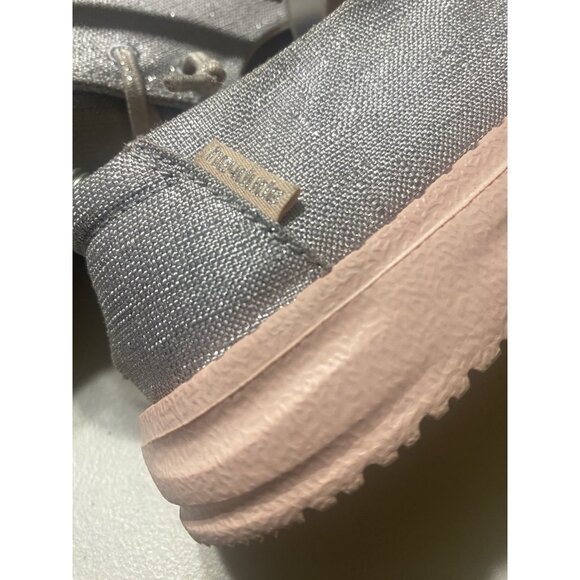 Hey Dude Wendy Youth Size 2 Sparkling Silver Peach Moc Toe Sneaker Slip On - Picture 6 of 10